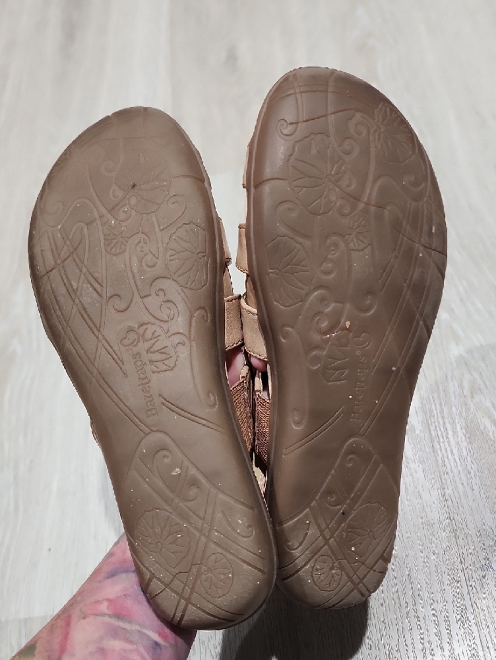 BareTraps Neutral Tan Multi-Strap Slingback Sandals 7.5M - Picture 6 of 7